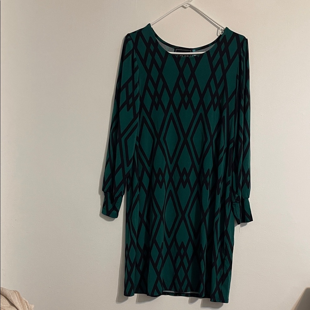 Leota Emerald and Black Geometric Long Sleeve Dress